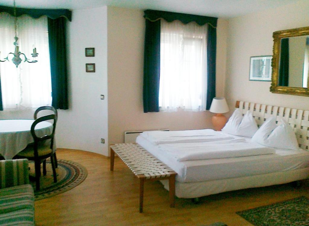 Gaestehaus Auerhahn Vöcklabruck Εξωτερικό φωτογραφία